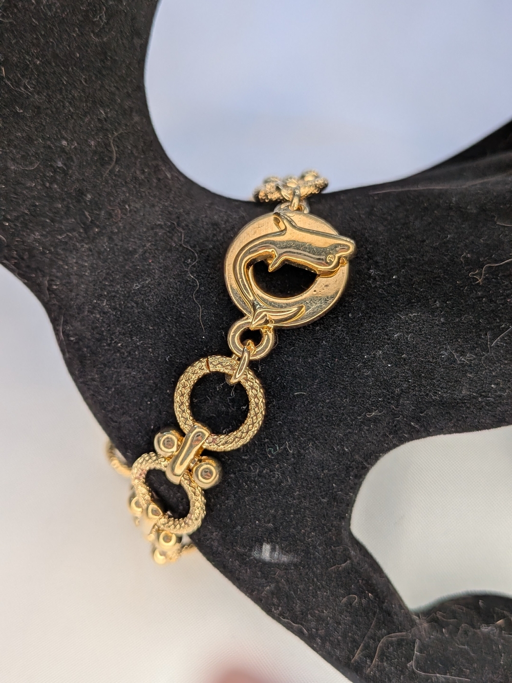 Vintage Dolphin Ore Gold Tone Textured Ring Link Bracelet Dolphin Tail Clasp 8"